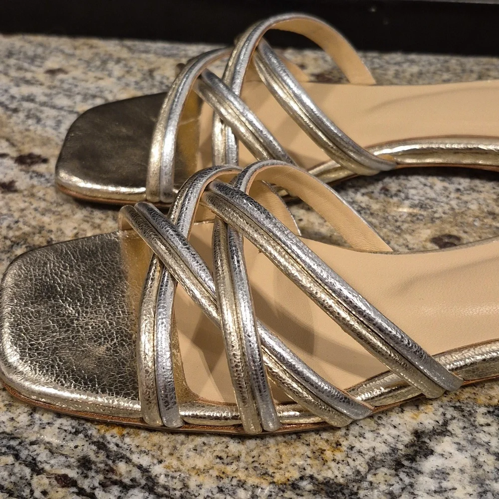 L'AGENCE Abelle Metallic Strappy Sandal Gold Silver 8.5 - Picture 3 of 7